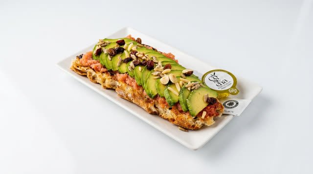 Tosta de tomate y aguacate